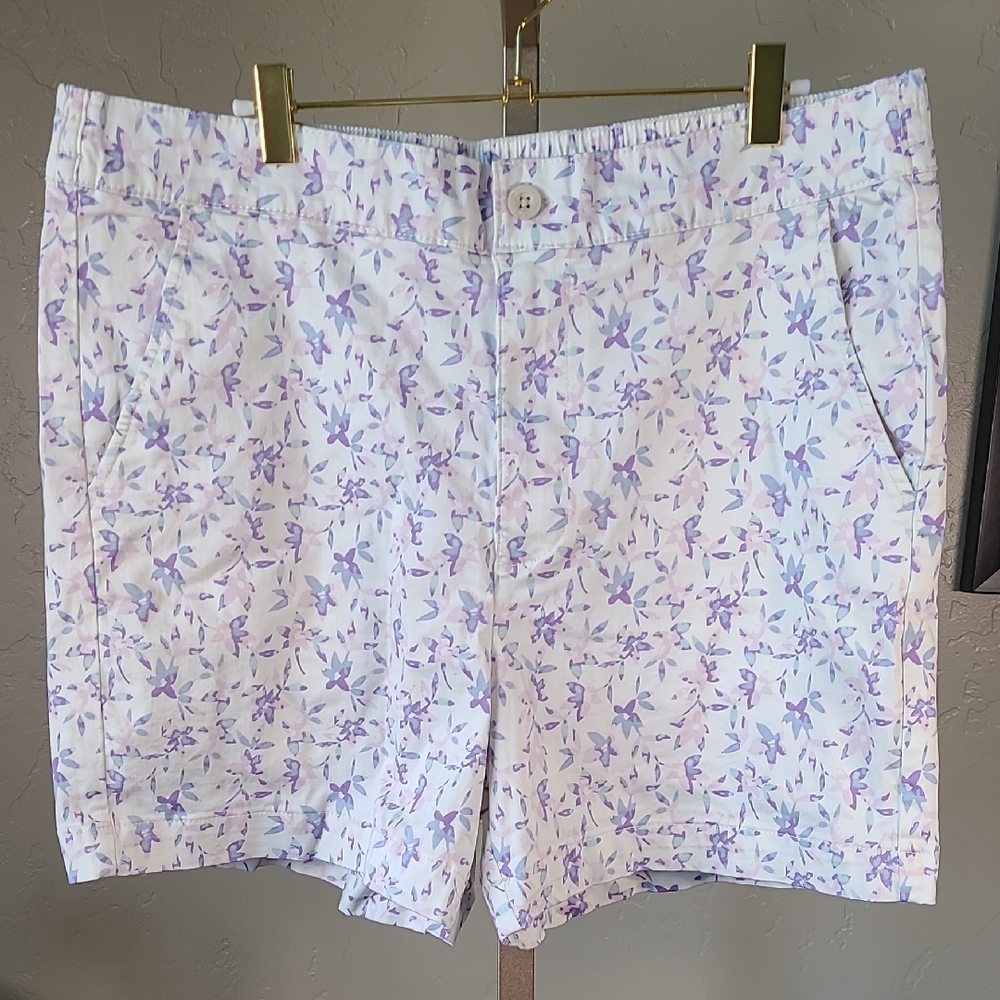 JACHS Girlfriend White and Purple Shorts Floral Pattern XL